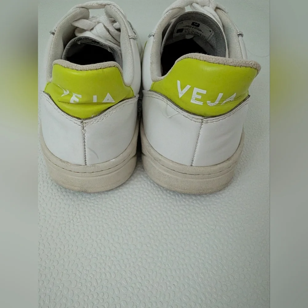 Veja V-10 Leather Sneakers Fluorescent yellow
